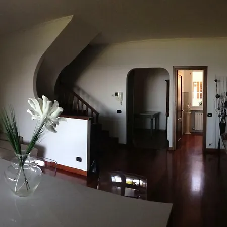 Appartamento Villino Del Sole With Lake View Apts *