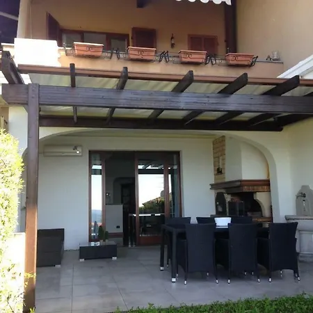 Villino Del Sole With Lake View Apts Appartamento Arizzano