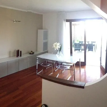 Villino Del Sole With Lake View Apts *