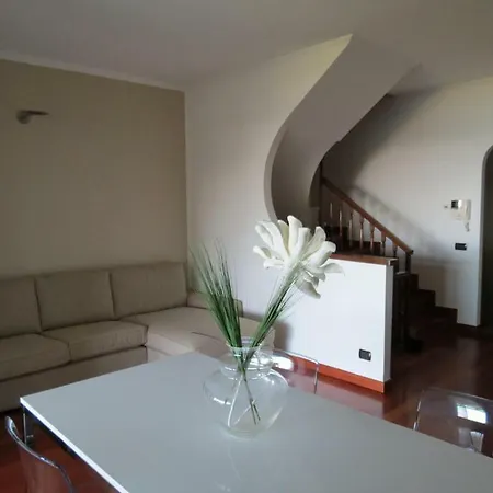 Villino Del Sole With Lake View Apts * Arizzano