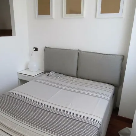 Appartamento Villino Del Sole With Lake View Apts *